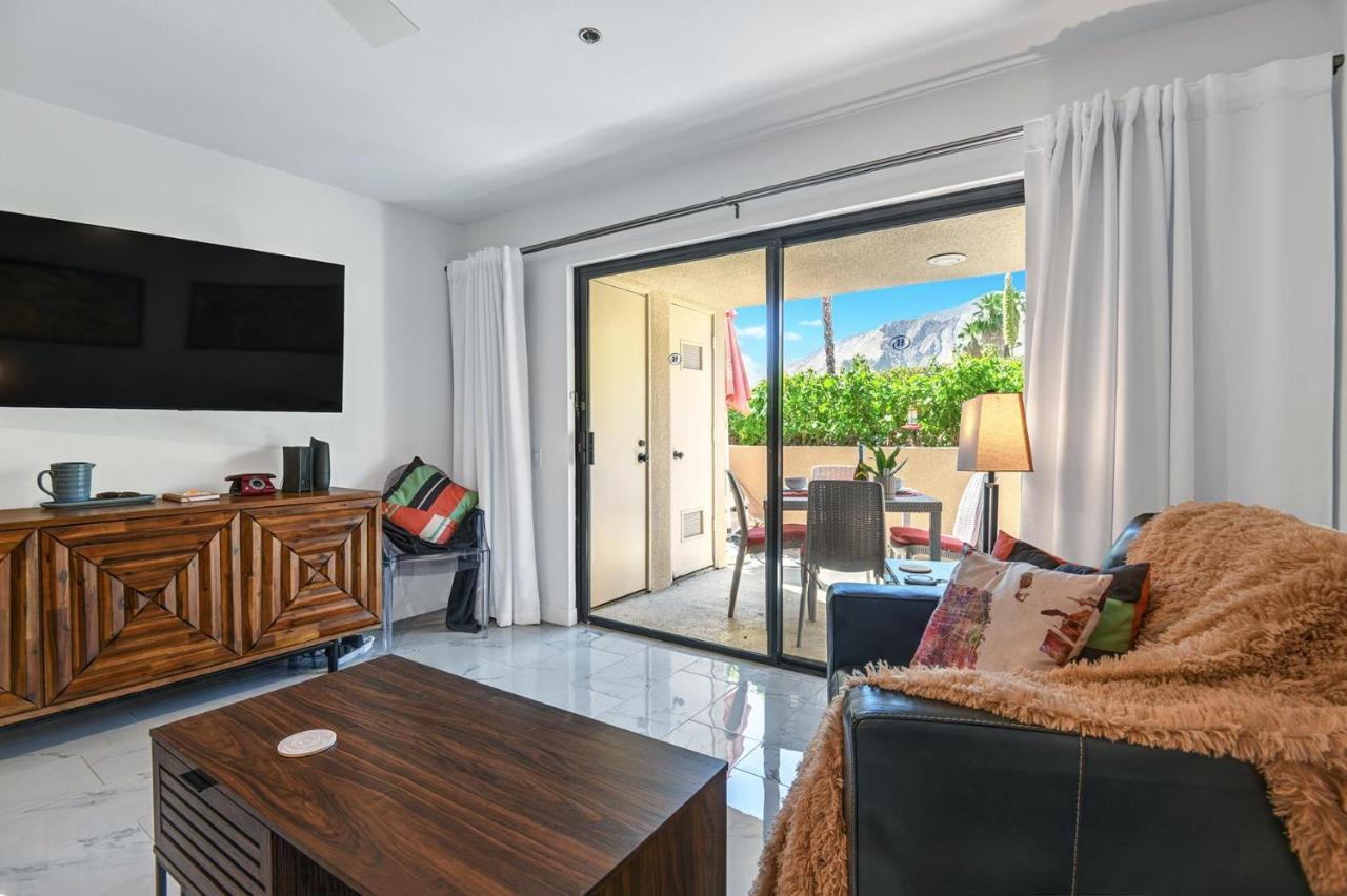 Modern Plaza Villas Oasis Palm Springs Exterior photo
