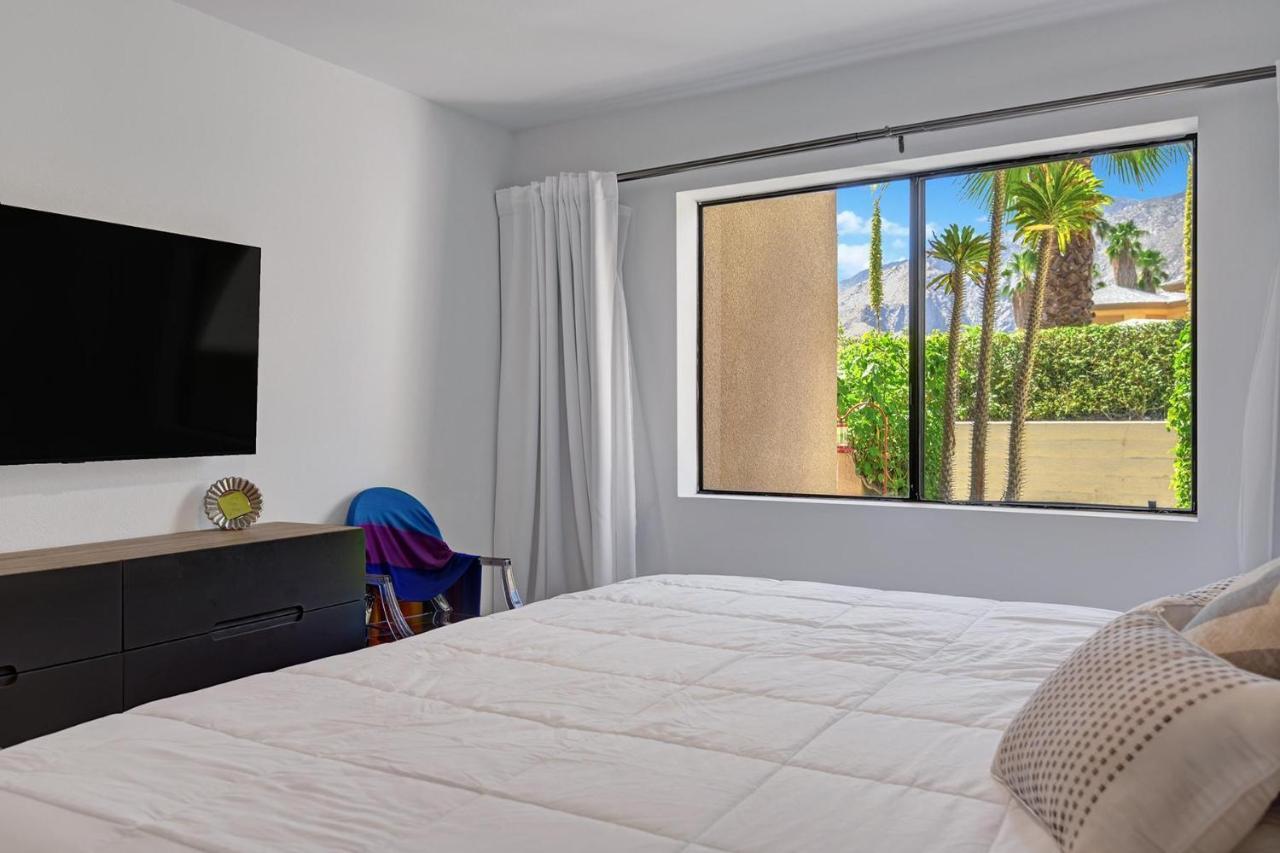 Modern Plaza Villas Oasis Palm Springs Exterior photo