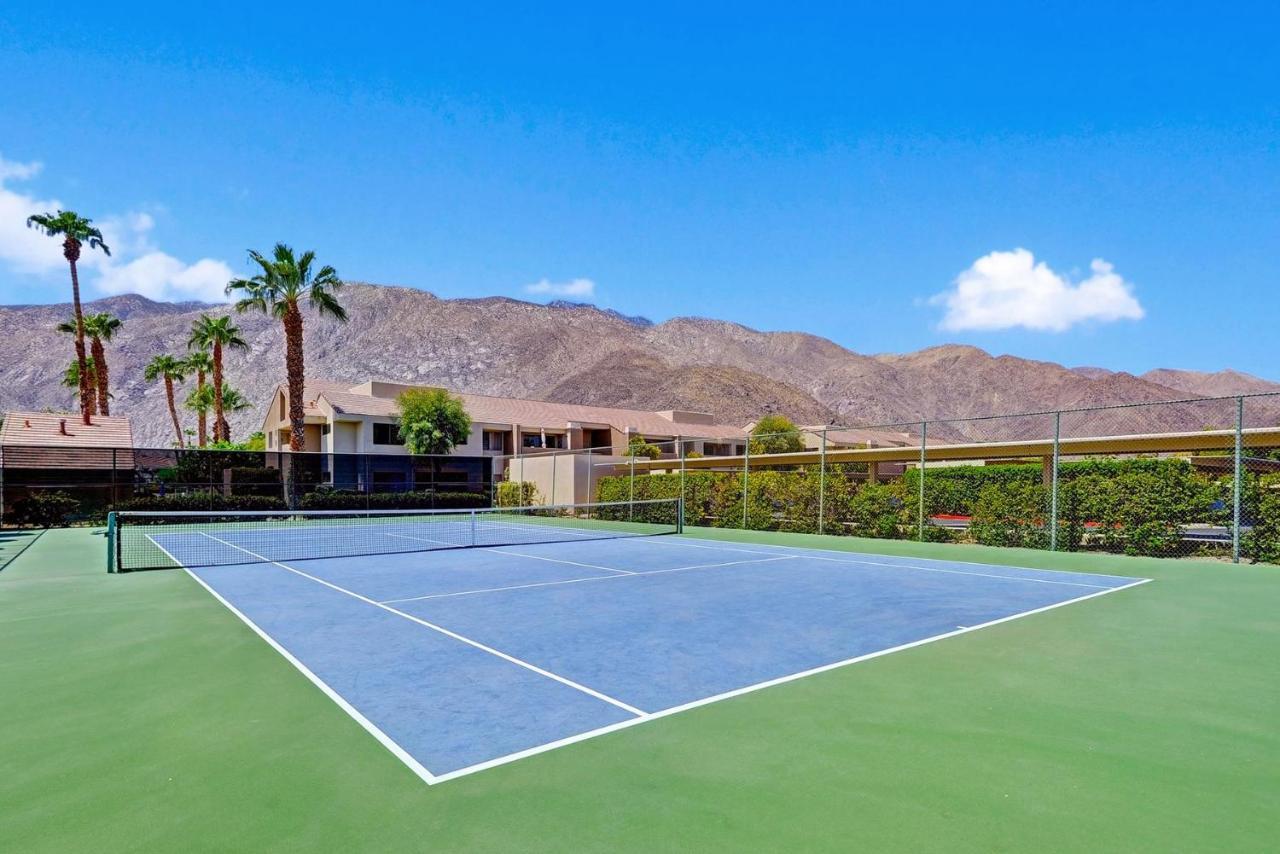 Modern Plaza Villas Oasis Palm Springs Exterior photo
