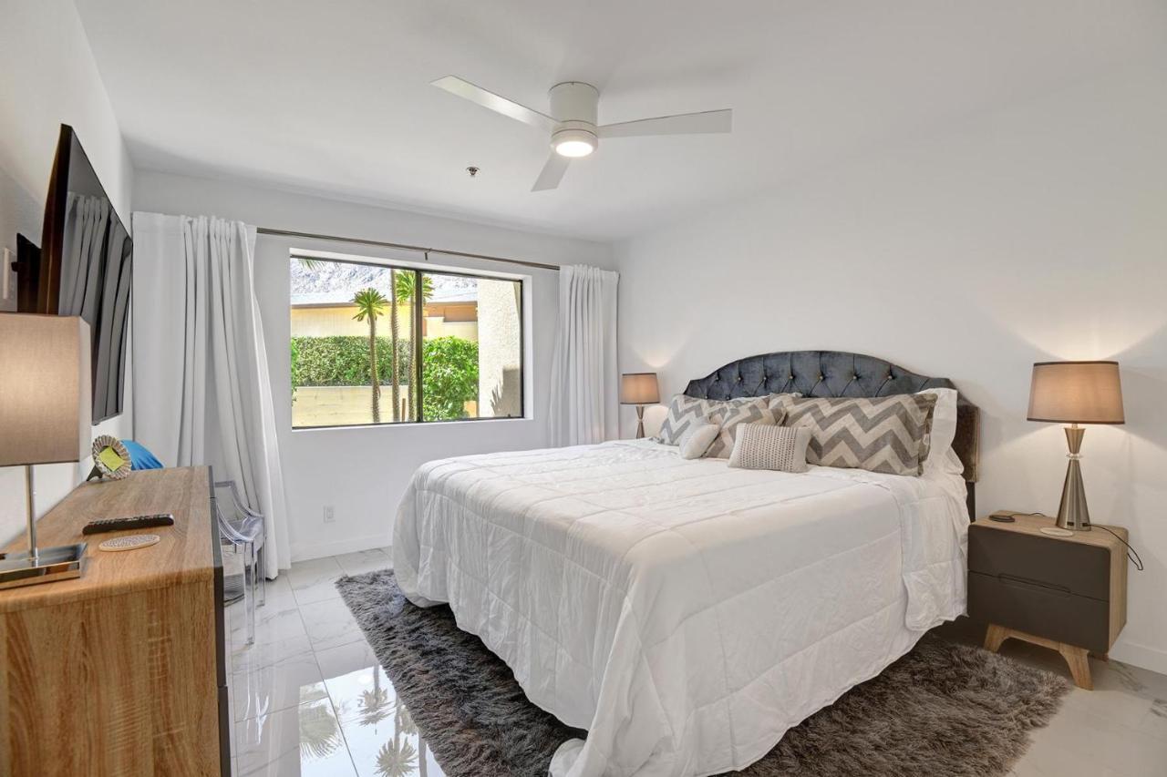 Modern Plaza Villas Oasis Palm Springs Exterior photo